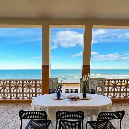 Beachfront House Пилес Екстериор снимка
