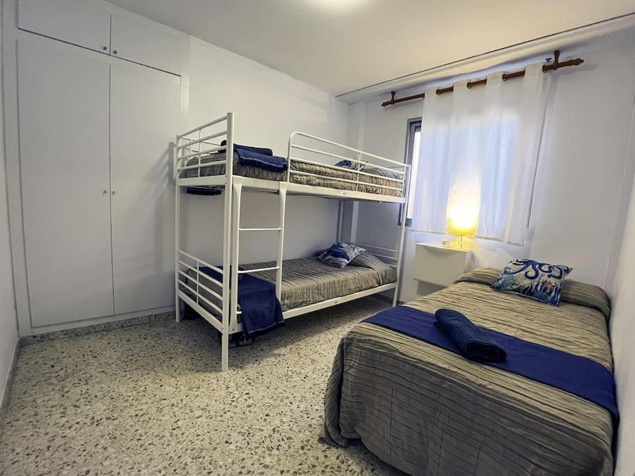 Beachfront House Пилес Екстериор снимка