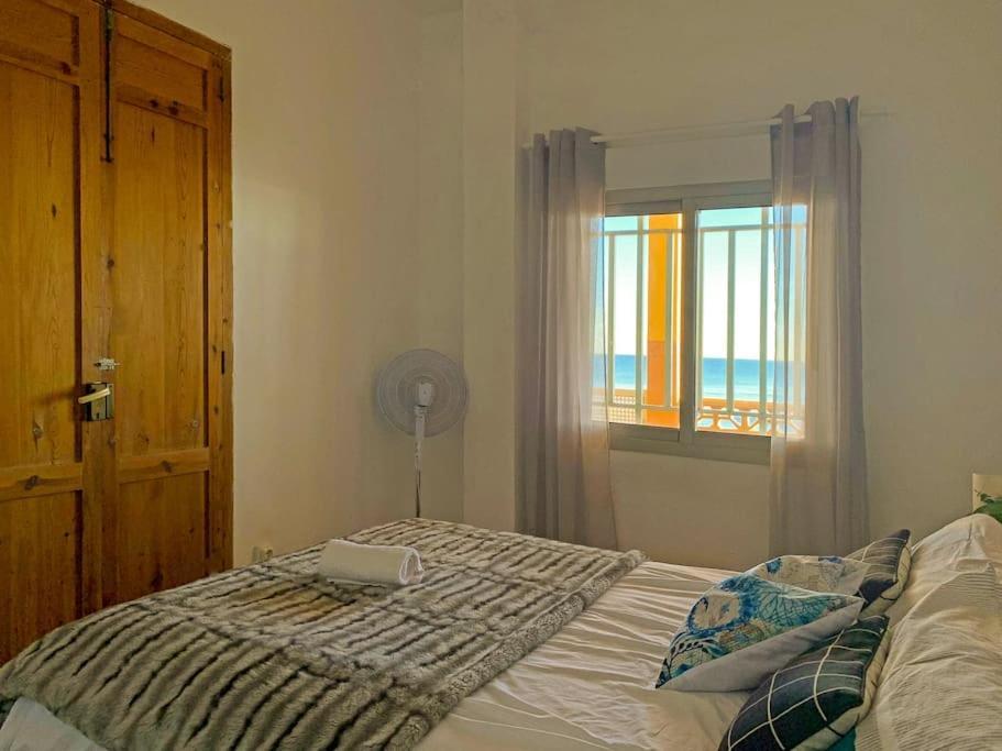 Beachfront House Пилес Екстериор снимка
