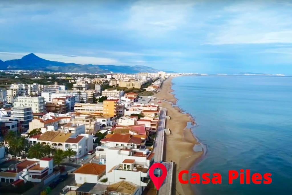 Beachfront House Пилес Екстериор снимка