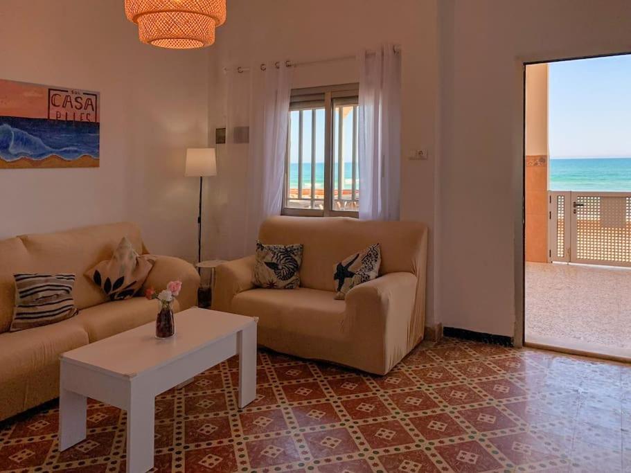 Beachfront House Пилес Екстериор снимка