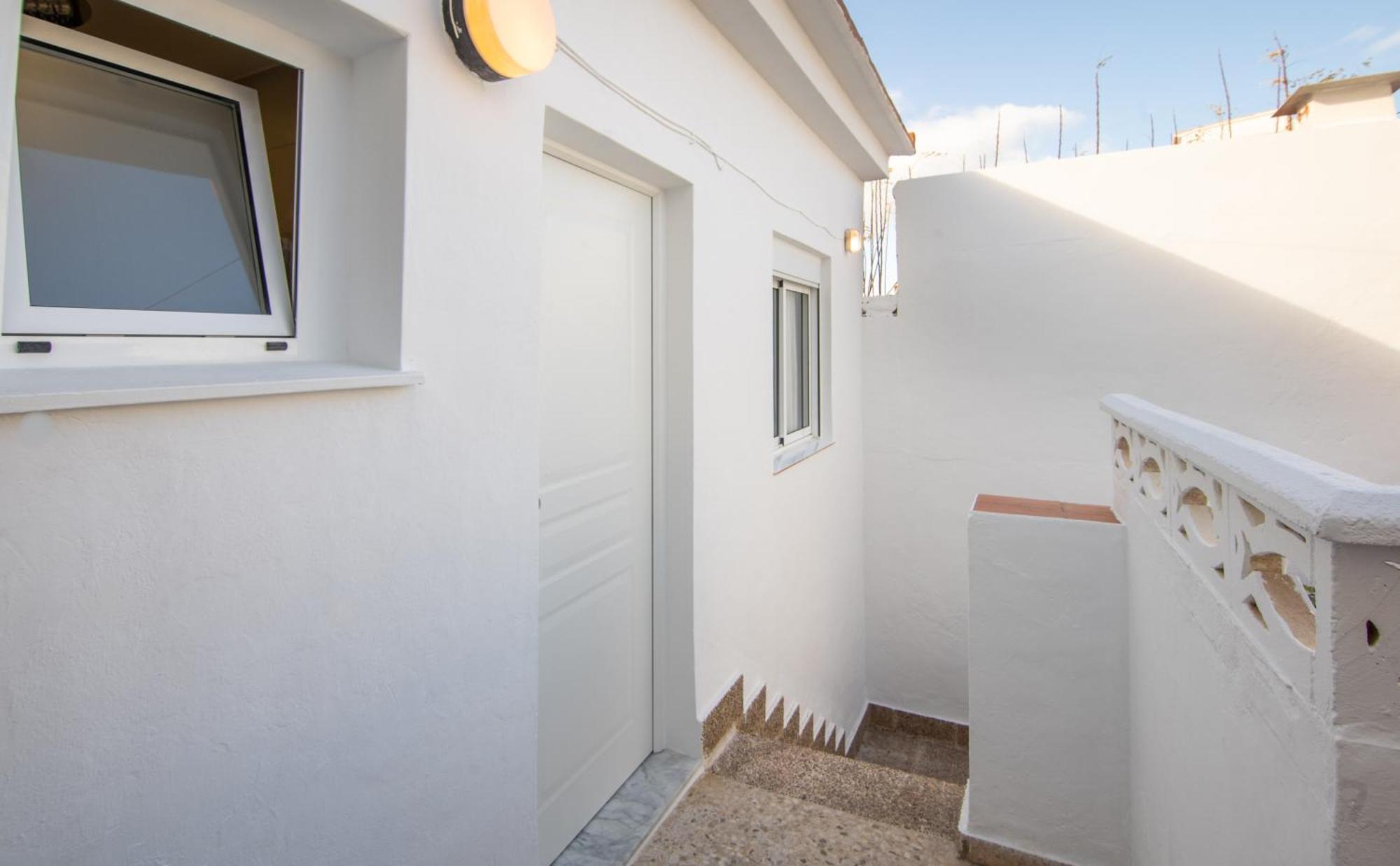 Beachfront House Пилес Екстериор снимка