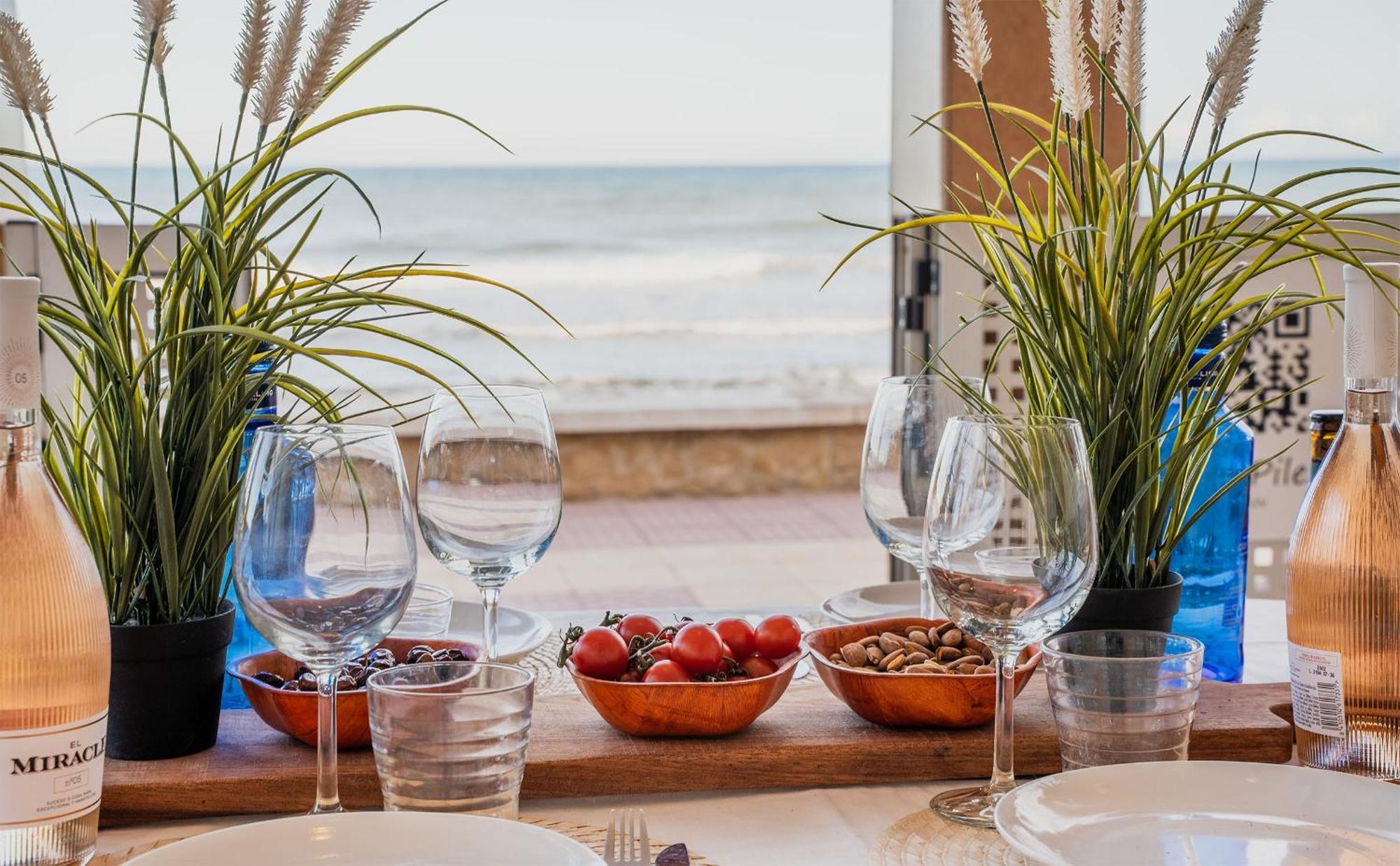 Beachfront House Пилес Екстериор снимка